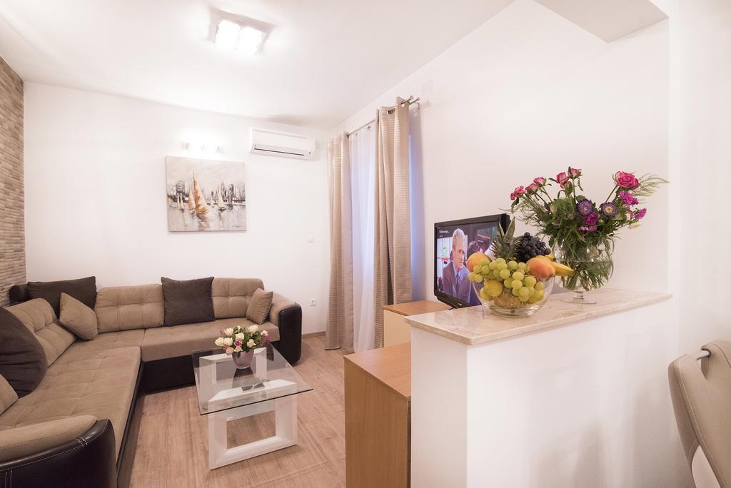 Apartments J&J สปลิท ภายนอก รูปภาพ